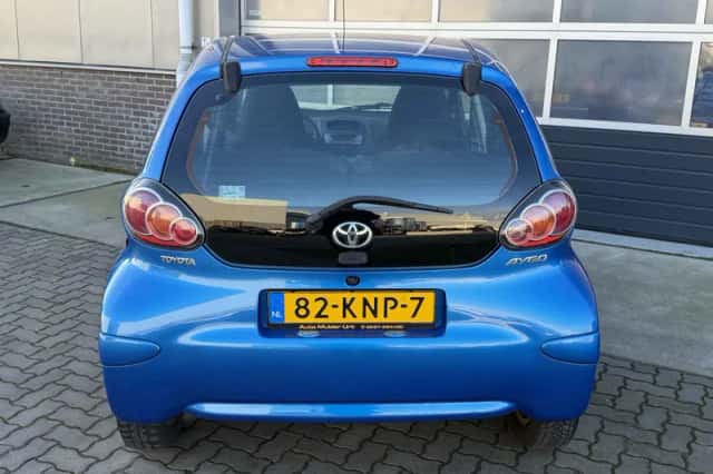 Toyota Aygo (2010) thumbnail 4