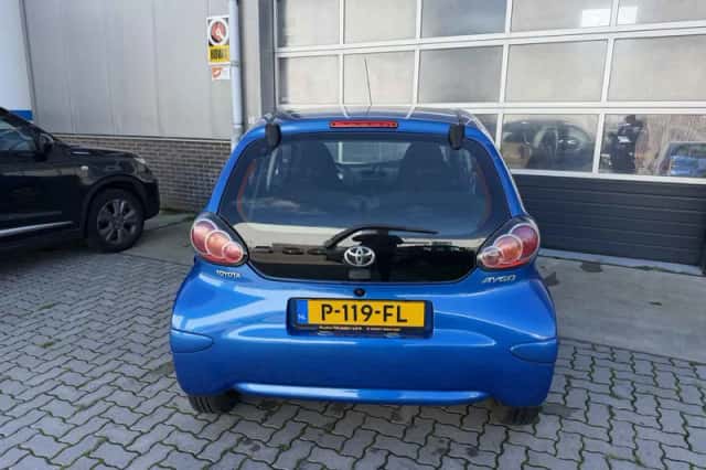 Toyota Aygo (2010) thumbnail 4