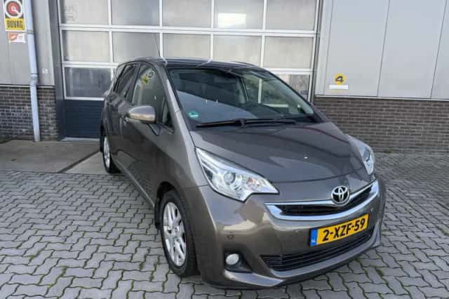 Toyota Verso S (2014) thumbnail 1