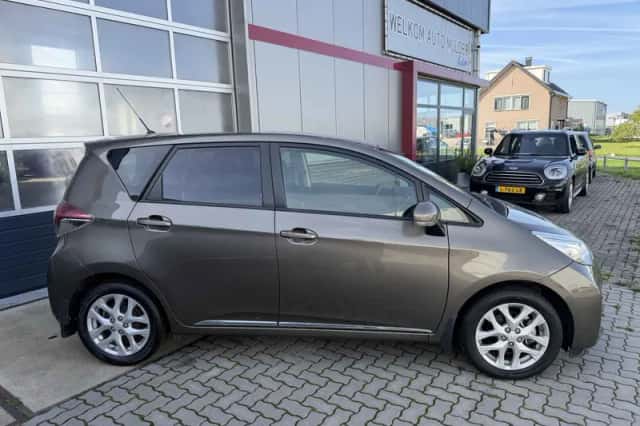 Toyota Verso S (2014) thumbnail 5