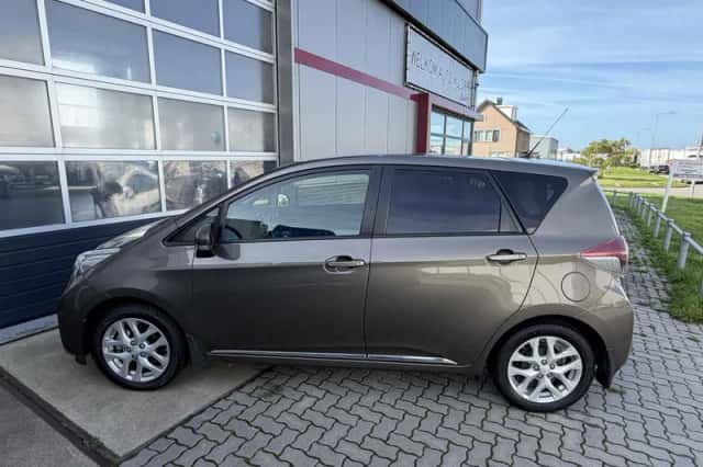 Toyota Verso S (2014) thumbnail 6