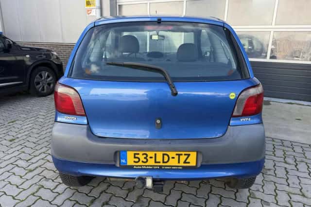Toyota Yaris (2002) thumbnail 4