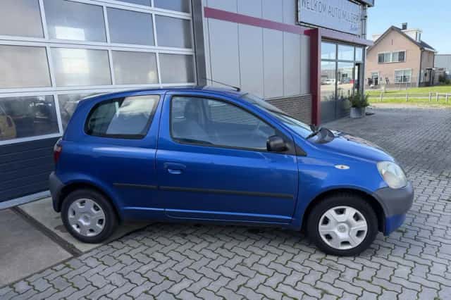 Toyota Yaris (2002) thumbnail 5