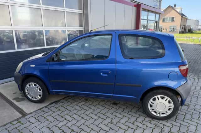 Toyota Yaris (2002) thumbnail 6