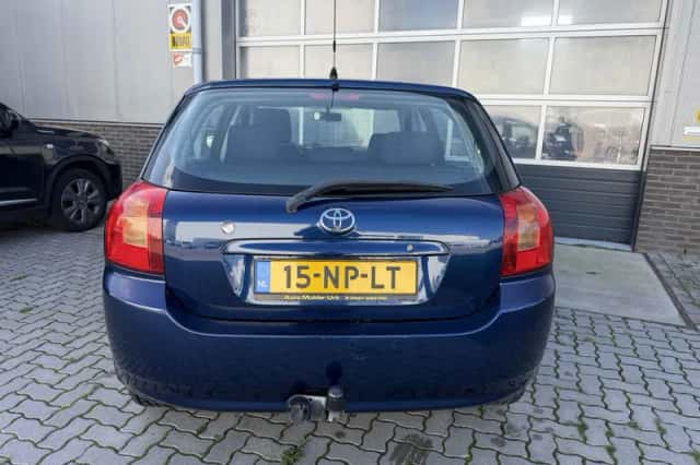 Toyota Corolla (2004) thumbnail 4