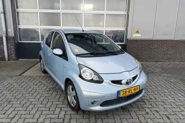 Toyota Aygo (2005) thumbnail 1