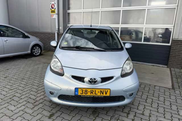 Toyota Aygo (2005) thumbnail 3