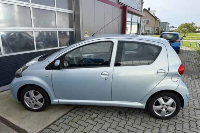 Toyota Aygo (2005) thumbnail 5