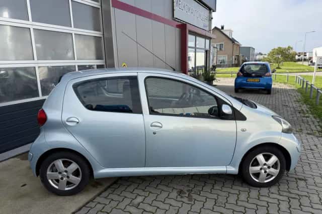 Toyota Aygo (2005) thumbnail 6