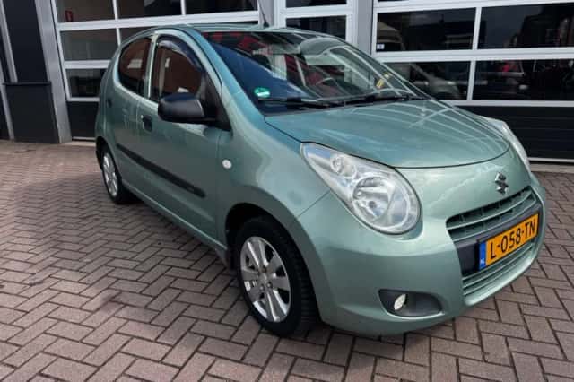 Suzuki Alto (2010) thumbnail 3