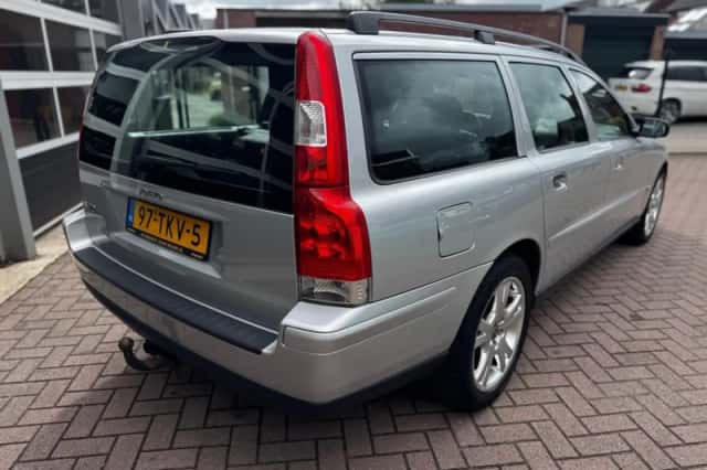 Volvo V70 (2005) thumbnail 5