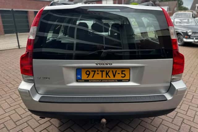 Volvo V70 (2005) thumbnail 6