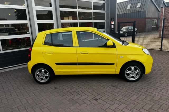 Kia Picanto (2008) thumbnail 5
