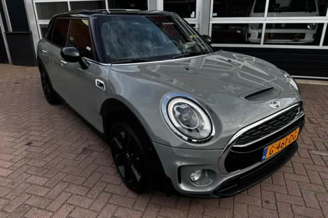 MINI Clubman (2016) thumbnail 3