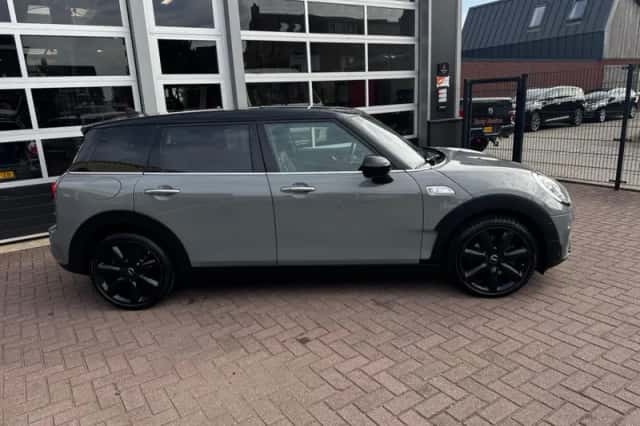 MINI Clubman (2016) thumbnail 4