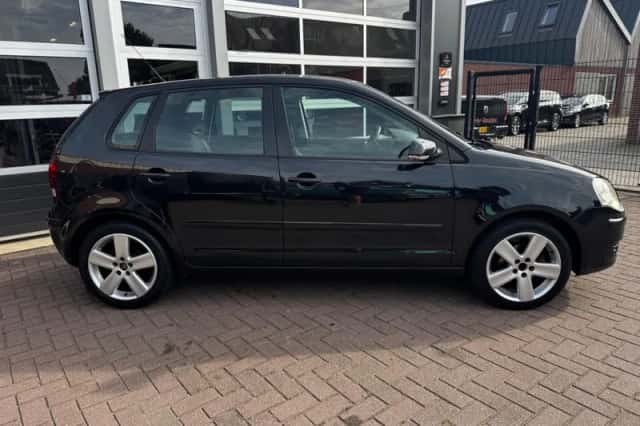 Volkswagen Polo (2005) thumbnail 4