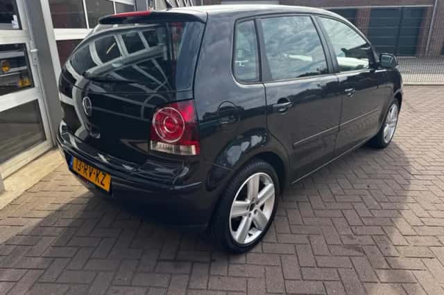 Volkswagen Polo (2005) thumbnail 5