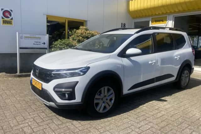 Dacia Jogger (2022) thumbnail 1