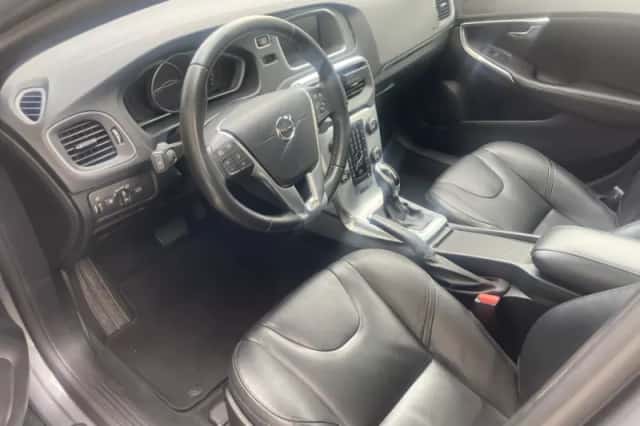 Volvo V40 (2018) thumbnail 6