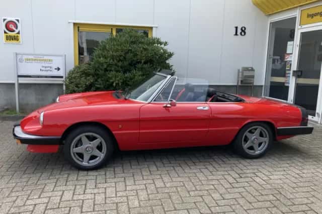 Alfa Romeo Spider (1984) thumbnail 2
