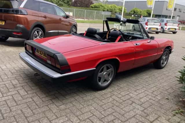 Alfa Romeo Spider (1984) thumbnail 4