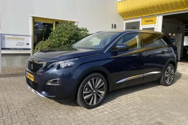 Peugeot 5008 (2019) thumbnail 1