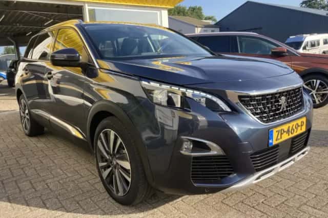 Peugeot 5008 (2019) thumbnail 4