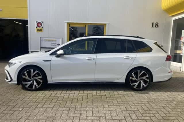Volkswagen Golf (2026) thumbnail 2