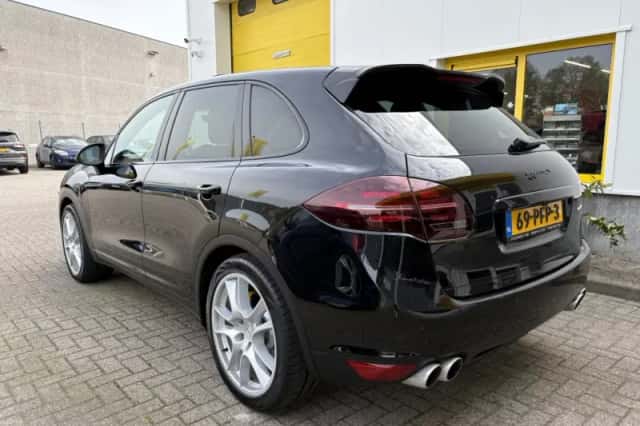 Porsche Cayenne (2026) thumbnail 2