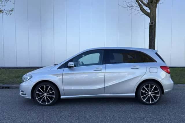 Mercedes-Benz B-Klasse (2012) thumbnail 2