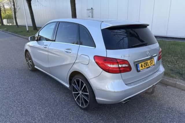 Mercedes-Benz B-Klasse (2012) thumbnail 3