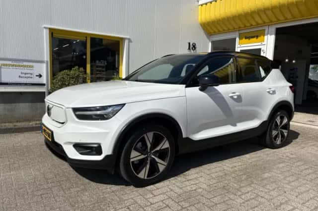Volvo XC40 (2026) thumbnail 1