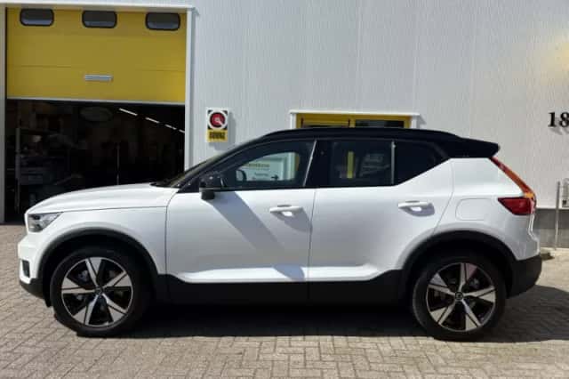 Volvo XC40 (2026) thumbnail 2