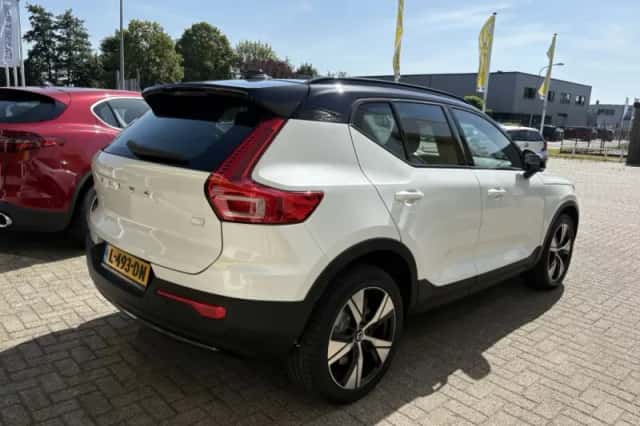 Volvo XC40 (2026) thumbnail 4