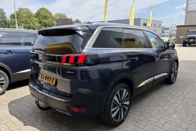Peugeot 5008 (2019) thumbnail 4