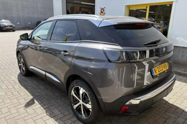 Peugeot 3008 (2021) thumbnail 2