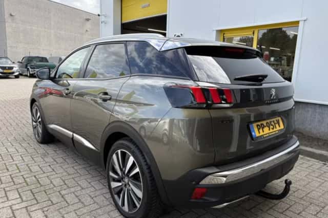 Peugeot 3008 (2017) thumbnail 3