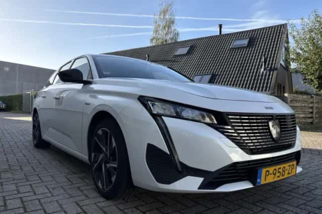 Peugeot 308 (2022) thumbnail 6