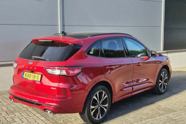 Ford Kuga (2021) thumbnail 2