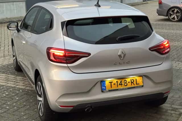 Renault Clio (2023) thumbnail 5