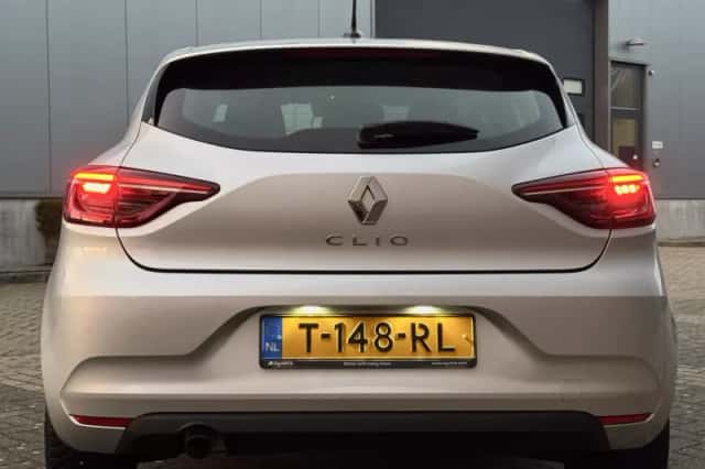 Renault Clio (2023) thumbnail 6