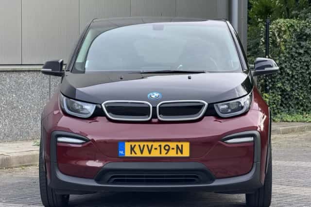 BMW i3 (2022) thumbnail 2