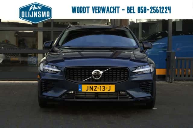 Volvo V60 (2023) thumbnail 3