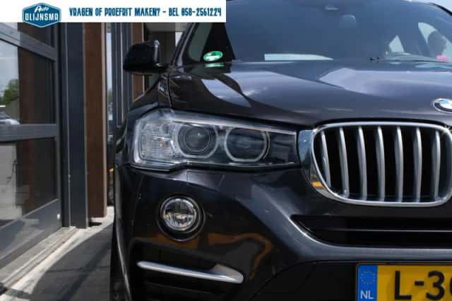 BMW X4 (2016) thumbnail 5