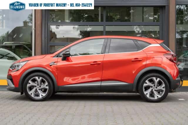 Renault Captur (2022) thumbnail 4
