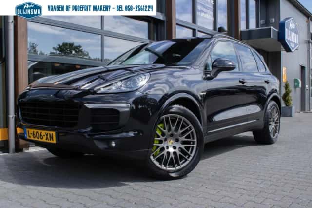 Porsche Cayenne (2016) thumbnail 5