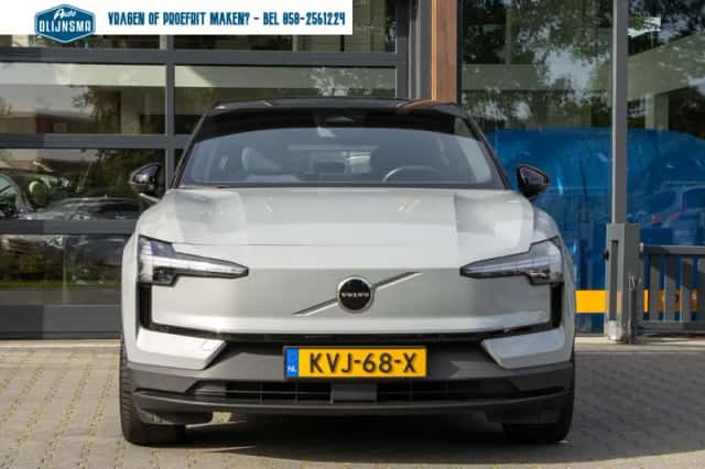Volvo EX30 (2024) thumbnail 2