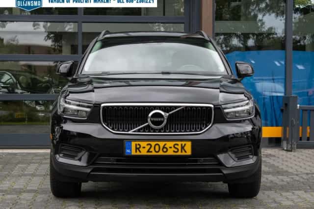 Volvo XC40 (2019) thumbnail 2