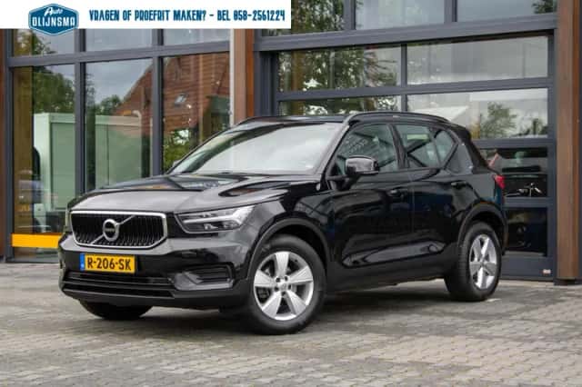 Volvo XC40 (2019) thumbnail 3
