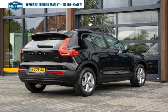 Volvo XC40 (2019) thumbnail 4